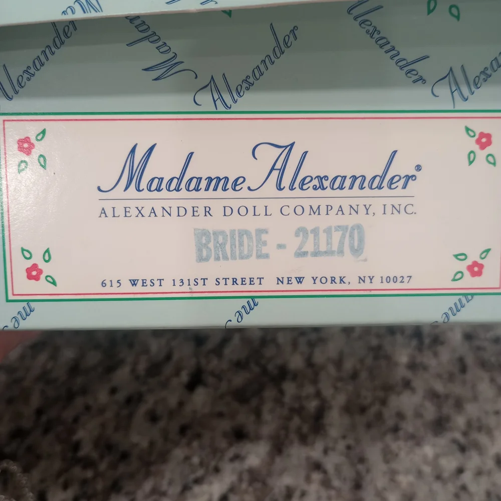 Madame Alexander Bride Doll with White and Pink Details - Picture 9 of 9